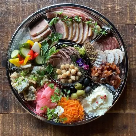 [Limited to September and October] Special introductory price! Generous portion of appetizers for 4.5 people