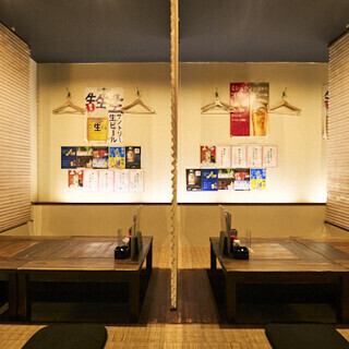 【人気の掘りごたつ席】合コンや、仕事帰りのちょい飲みにおすすめのお席です。実は…、可動式の優れものなお席なので様々な人数に対応可能です！！