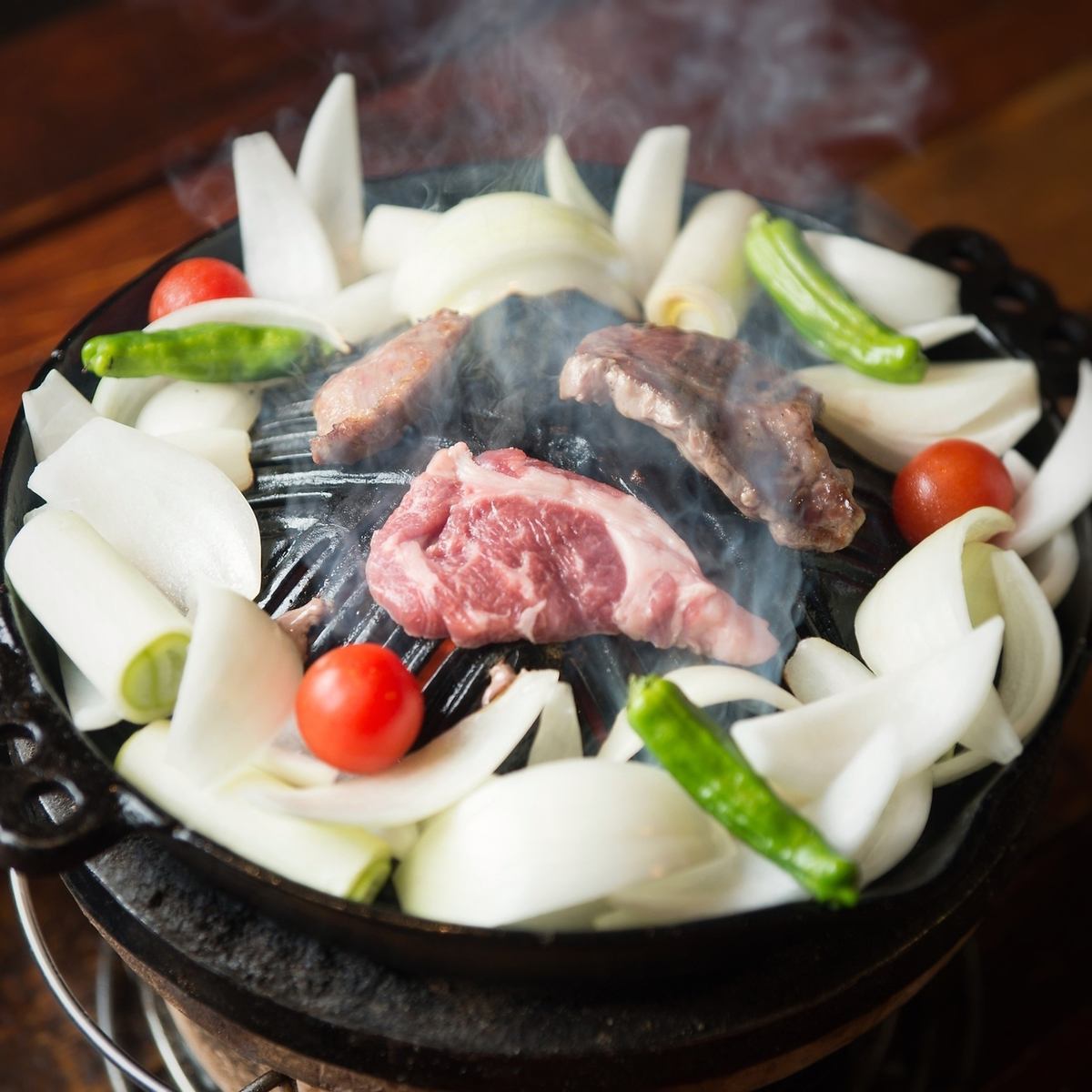 請享用直接來自北海道的成吉思汗和新鮮羊肉。
