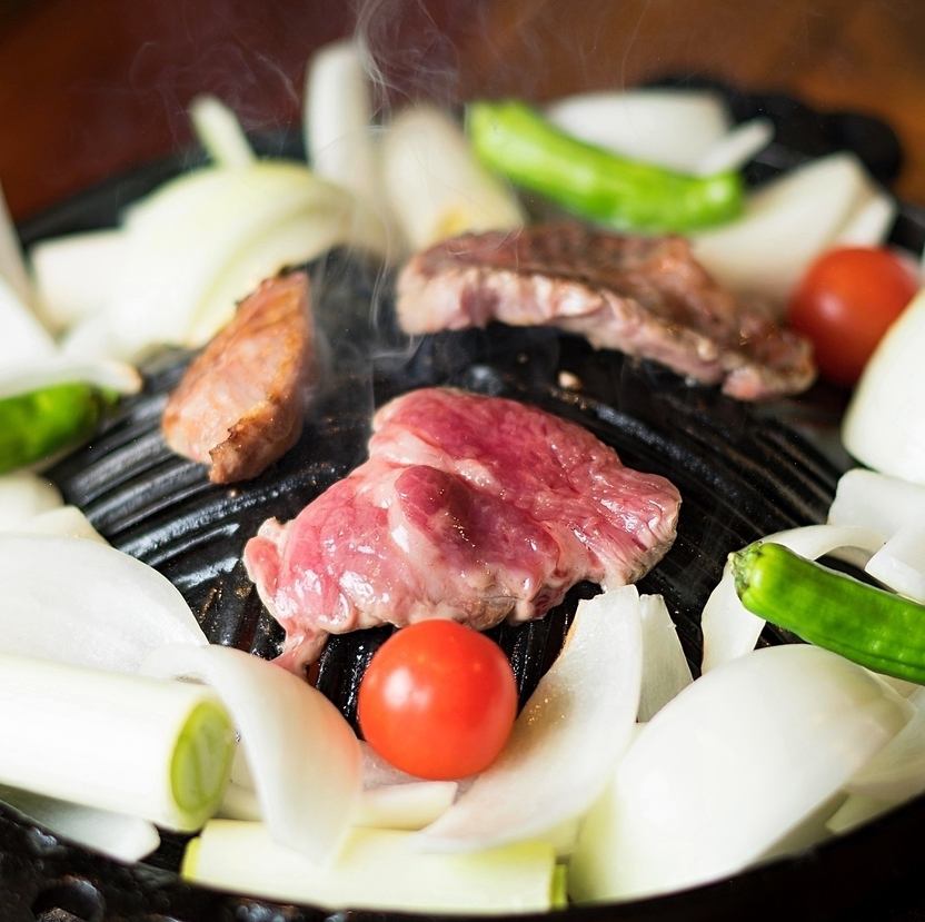 落ち着いたシックな空間と、食通のお客様にこそ、羊の美味を。