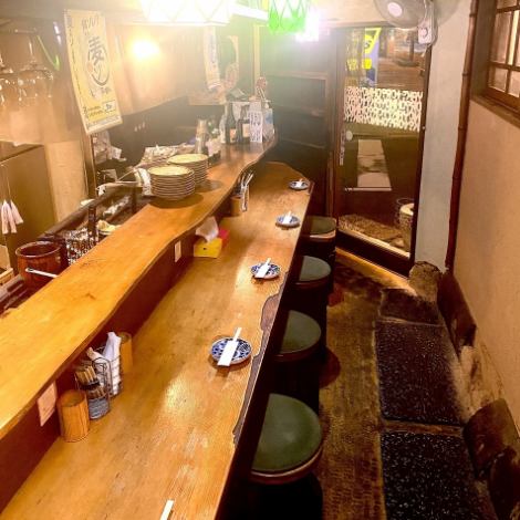 The interior, which was created in the image of an old folk house, is a warm and comfortable space.Recommended for a variety of occasions, such as company banquets, banquets with friends, dinner parties, dates, and single use.Please spend a wonderful time at a stylish yakitori restaurant.Please feel free to contact the store for charter, seats, number of people, etc.We are waiting for you to visit us.