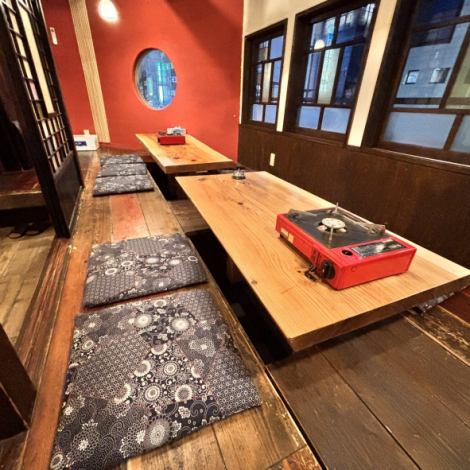 和の雰囲気漂う広々とした完全個室を完備。大人数でも安心してご利用いただけます。個室7名様から貸し切り、4名～12名様からの受付のお席となっております。個室の他にお一人様からご利用いただけるカウンター席もご用意。お席やコースのご予約はお早めにお願いいたします。ご不明な点はお気軽にお問い合わせください。