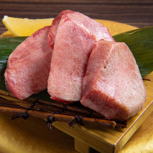 ☆Sold out! Thick-sliced premium beef tongue with green chili miso