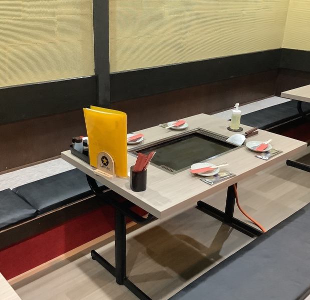 当店は個室や掘りごたつ、カウンターなど様々な席があります。お食事はもちろん、ちょっとしたご宴会から、各種ご宴会迄！大人数での貸し切りもできるのであらゆるシーンでご利用いただけます。