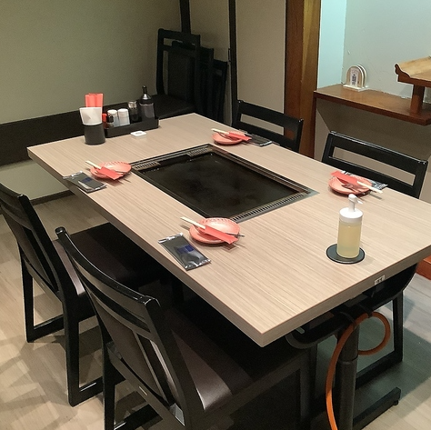 プライベートな空間で、ぜひ種類豊富なお酒をお楽しみください。