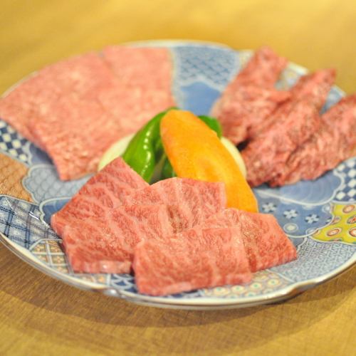 特選お肉盛り合わせ