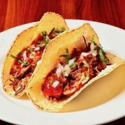 タコス 2P(プルドポーク/BBQチキン/グラウンドビーフ)