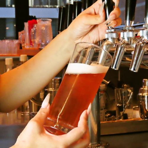 自社のクラフトビール醸造所で開発した出来立てのクラフトビールをぜひご堪能ください！