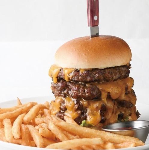 本場アメリカンサイズのハンバーガー