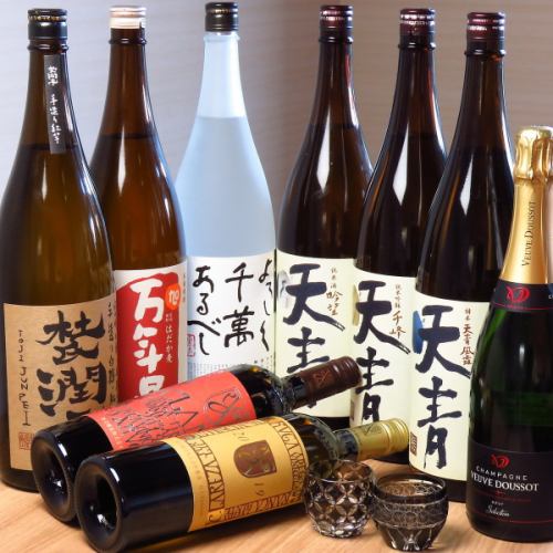 [A wide variety of alcoholic beverages!] Including sake that goes well with sushi, champagne and wine!