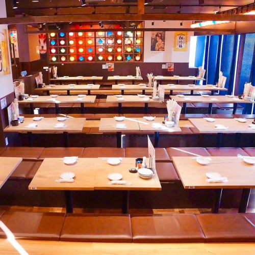 Up to 70 people can sit in the tatami room!