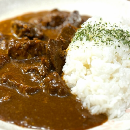 じっくり煮込んだ和牛すじカレー