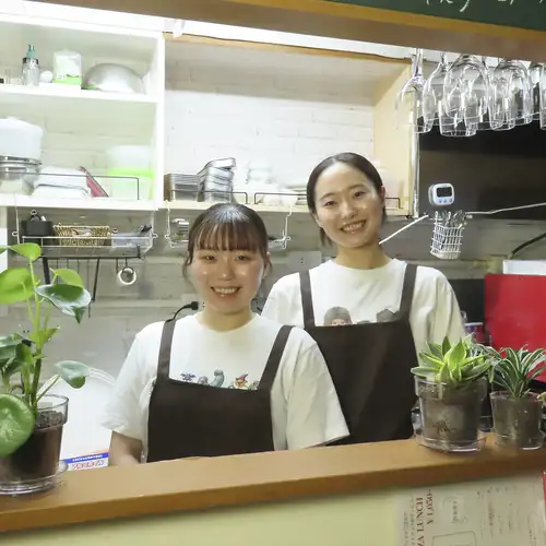 笑顔溢れるアットホーム店