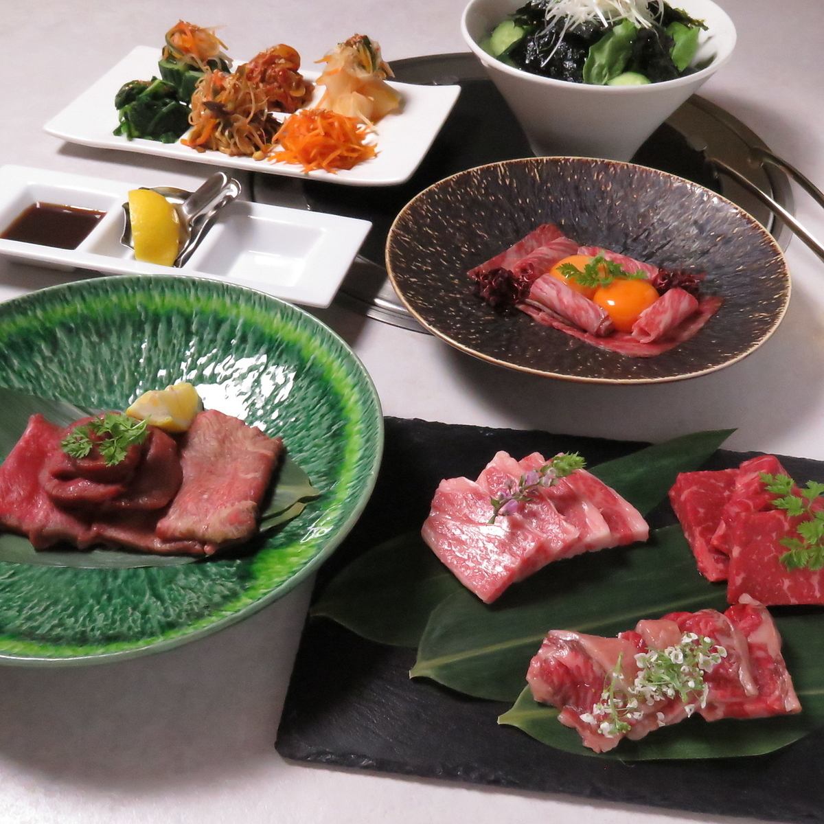 贅沢な鳳来牛や段戸牛に西京焼き等の一品料理や肉寿司を堪能！VIPルーム完全個室あり