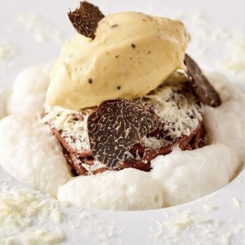 Chef's special truffle fragrant Mont Blanc