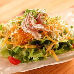 Crispy salad of local chicken