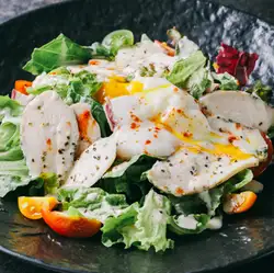自家製サラダチキンのシーザーサラダ