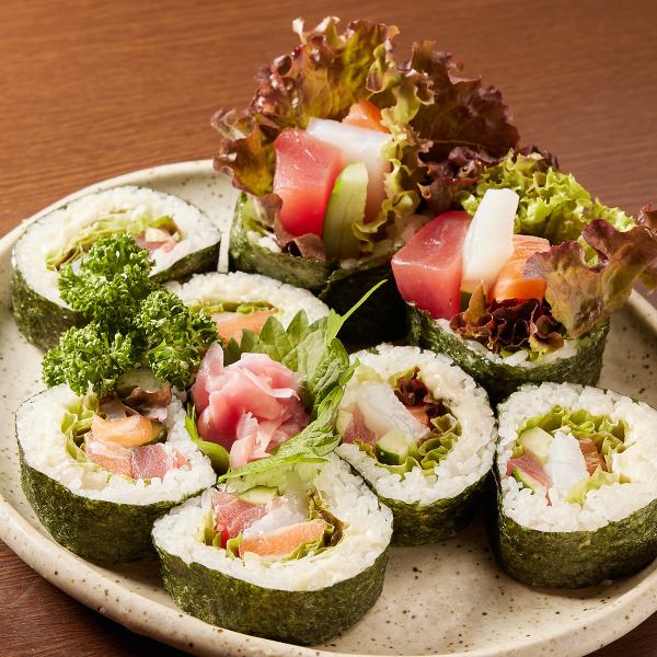 [For parties and girls' parties] "Futomaki seafood salad" 800 yen