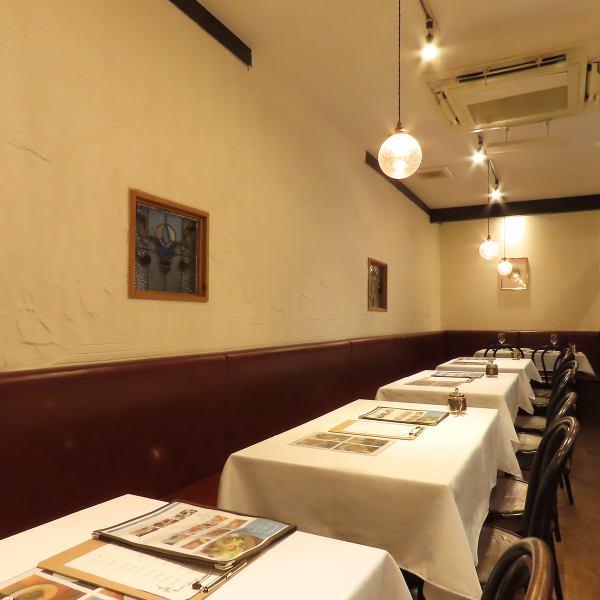 4名様が座れるテーブル席が全部で4席ございます◎女子会やママ友会等、幅広いシーンでご利用していただけるのでお気軽にお越しください♪モーニング営業もしているので休みの日の家族とのお食事にもおすすめです。時間を忘れてゆっくりお過ごしいただけます。