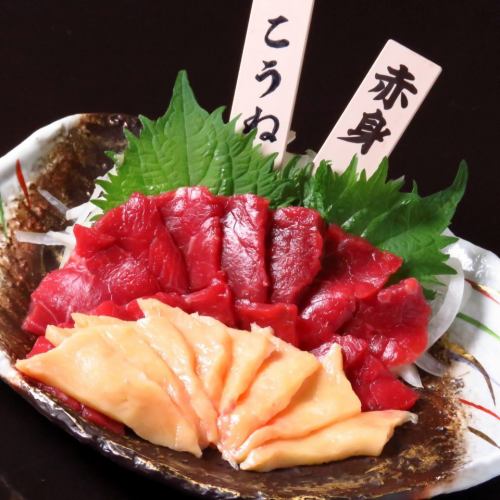 Carefully selected horse sashimi
