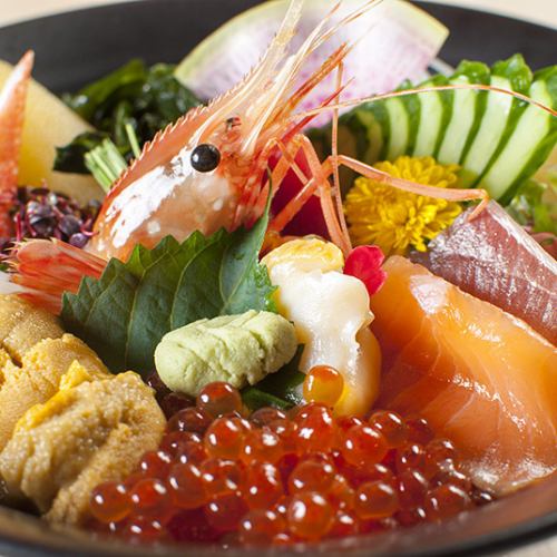 Seafood bowl Tsuki (top) / Yuki (special)