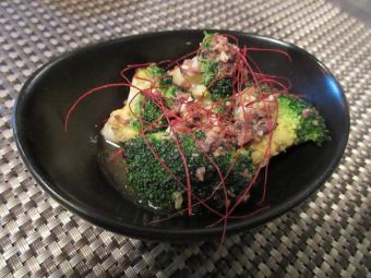 ◆ Stir-fried broccoli with anchovies
