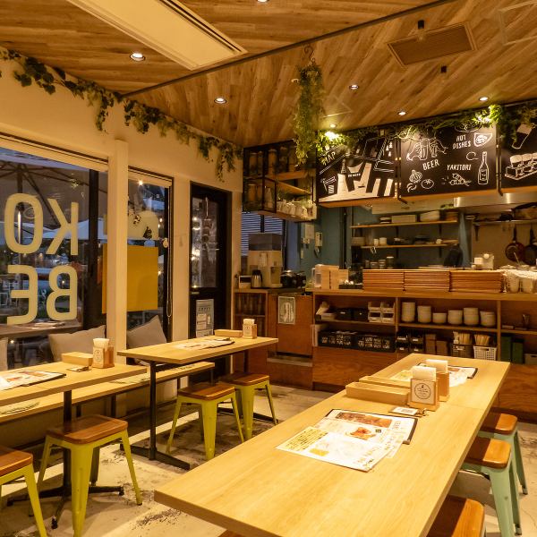 店内・テラス席含め最大80名様でご利用いただけます!ランチタイム・ディナータイムどちらでもOKです!結婚式の二次会や同窓会など特別なひと時をお過ごしいただくのに最適な空間がございます!大人数でのご利用はお早めにお問い合わせください。