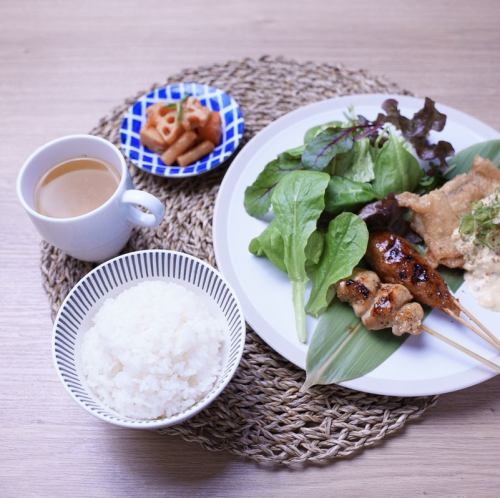 焼き鳥＆選べるおかず定食　Yakitori and a choice of main dishes