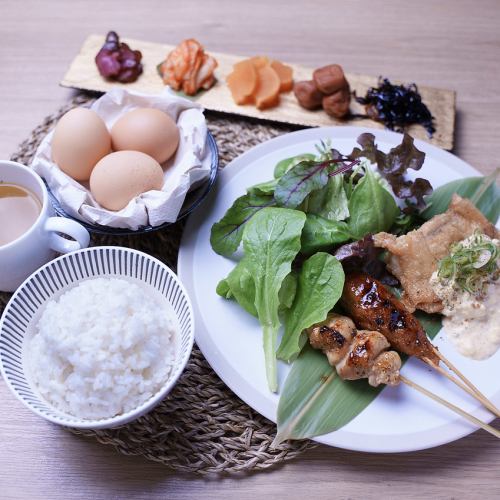 HOP STANDの新定番【焼き鳥と選べるおかず定食】