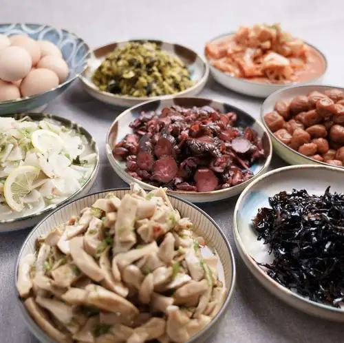 Rice and soup are all you can eat! There are 8 kinds of side dishes available for all-you-can-eat!