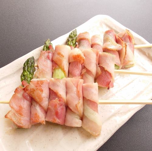 太アスパラと自家製ベーコン串　1本