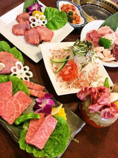 Enjoy the luxury of yakiniku... Enjoy meat and alcohol from the afternoon onwards♪
