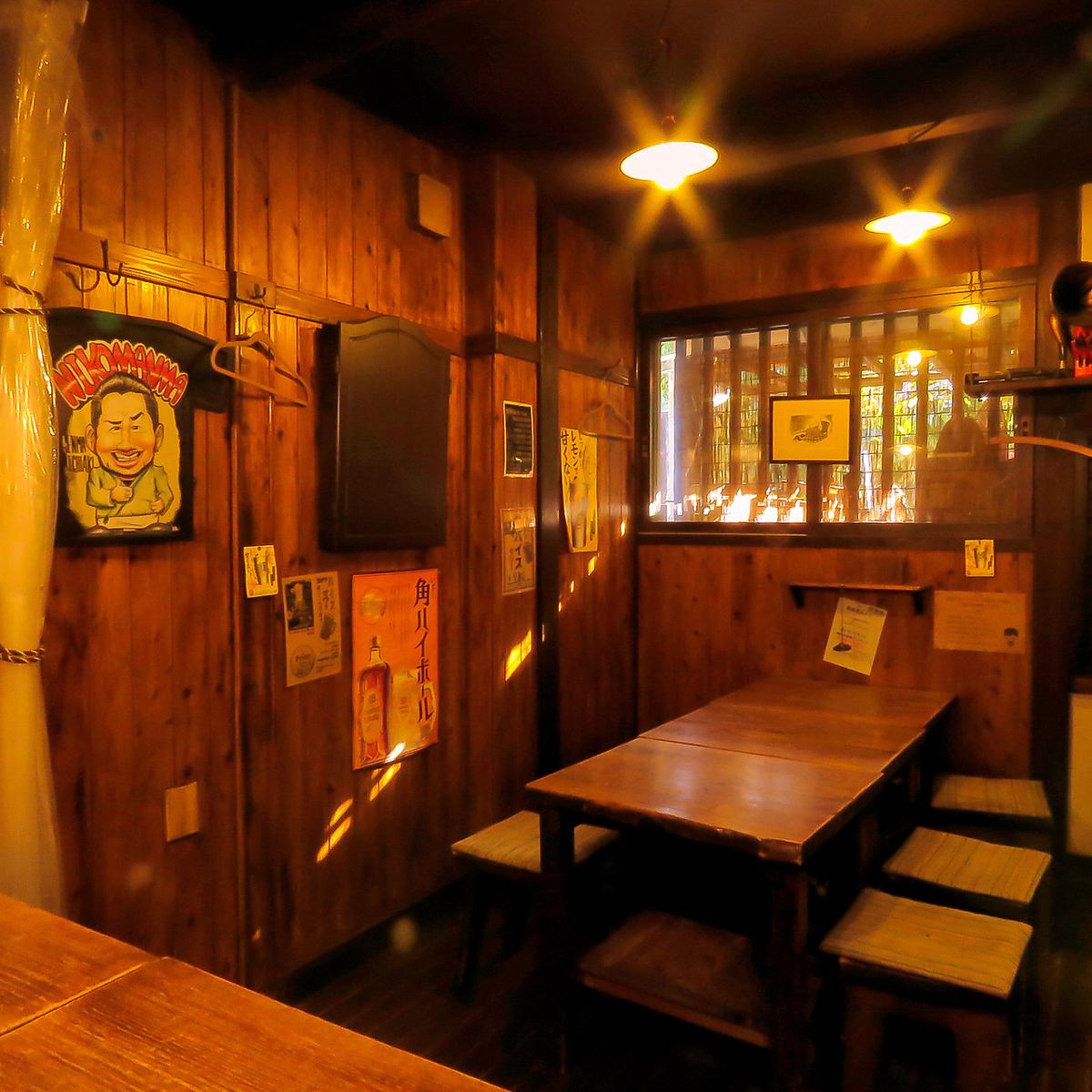 ≪An old private house × Showa nostalgia≫The warmth of wood is irresistibly comfortable♪