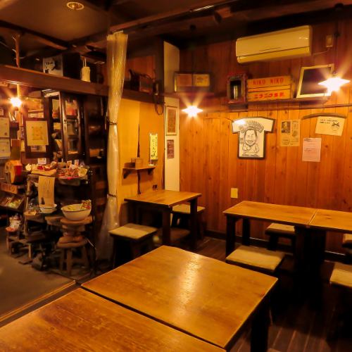 A comfortable table seat.The moment you sit down, you will feel the relief of coming home.At the end of the day, please spend a pleasant time with delicious food and alcohol.Available in various scenes.It's also perfect for a date♪