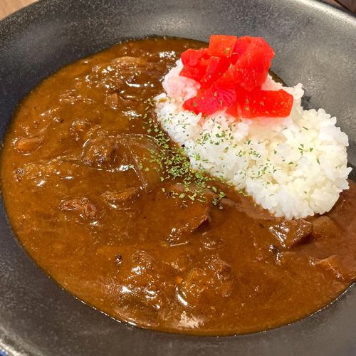 A special beef tongue curry made with 8 kinds of spices!