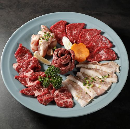 [◆◇ ~ Tokutoku Family Big Assortment ~ ◇◆] A great value plate with an assortment of popular parts such as short ribs and skirt steak ◎ 4,380 yen