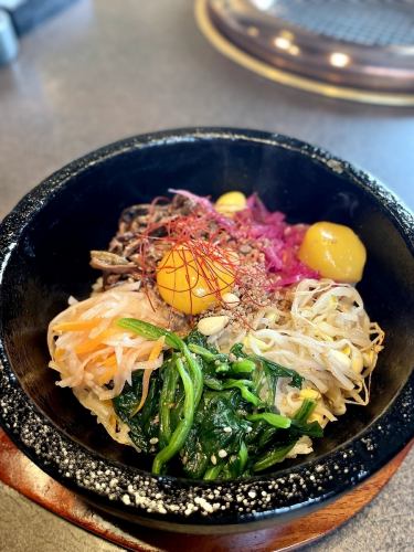 [◆◇~Stone-grilled bibimbap~◇◆] The seasoning is directly from Mr. Zhu, the former head chef of the Shilla Hotel in Seoul, South Korea!