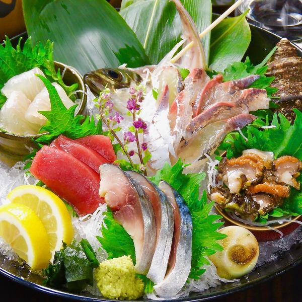 Assorted popular sashimi! Assorted 5 kinds of special dishes that are proud of Yasuhana with seasonal fish.