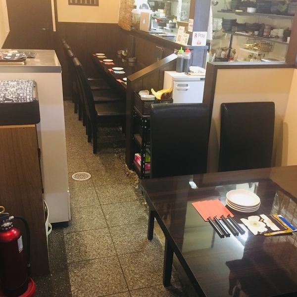 Counter seats where you can enjoy cooking in front of your eyes.One person is welcome, too! Great opportunity to hear today's recommended menu while talking with the shop owner!