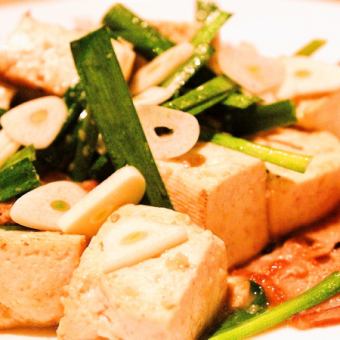 Garlic and tofu champuru
