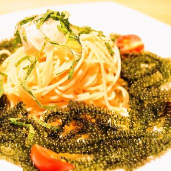 Cold sea grape pasta