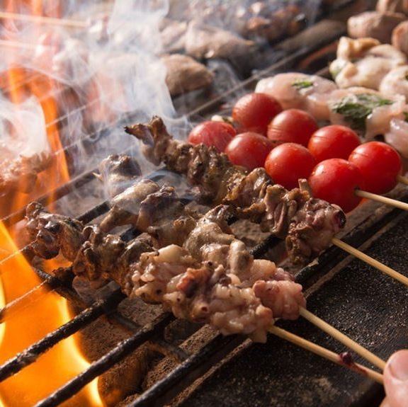 炭火でジューシーに焼き上げる！厳選素材にこだわった絶品焼き鳥