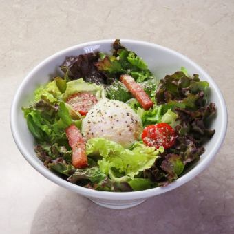 温玉とベーコンのサラダ(ハーフ)