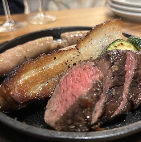 得　肉三種盛合せ