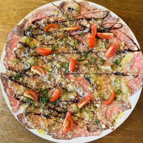 1 霜降り牛の肉のカルパッチョ