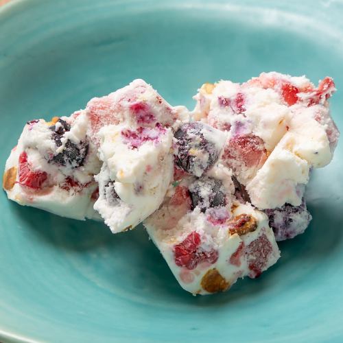 3種のフルーツのカッサータ