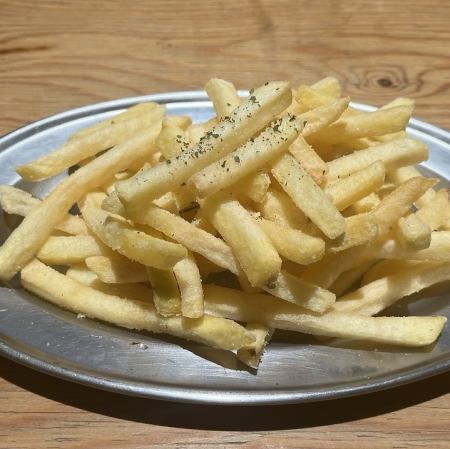 ポテトフライ（塩・バター醤油・チーズ胡椒）