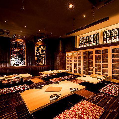 広々とした座敷席は肩肘張らずにゆったり寛げます♪座敷席は独立しているため、歓迎会・送迎会、会社宴会などの大型宴会にもぴったり。ご希望の人数に合わせてお席を調整する事ができますので、ぜひお気軽にご相談ください♪<忘年会・新年会・宴会・団体様歓迎>