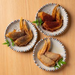 某有名店より大ぶり!【白・黒・赤】秘伝手羽先の唐揚げ