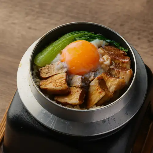 砂锅卤肉饭